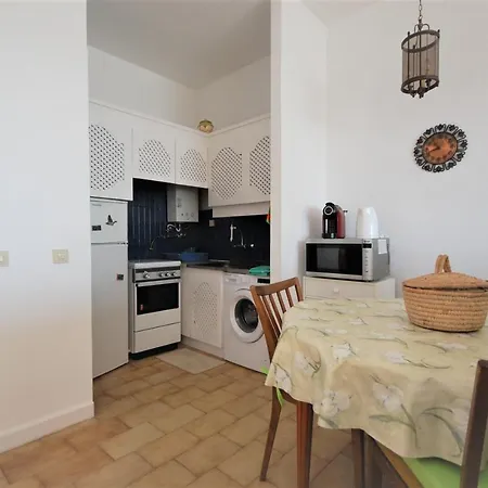 Sea View T1 Apartment